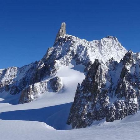 Le Joli Coin Du Passage Aosta Exterior foto