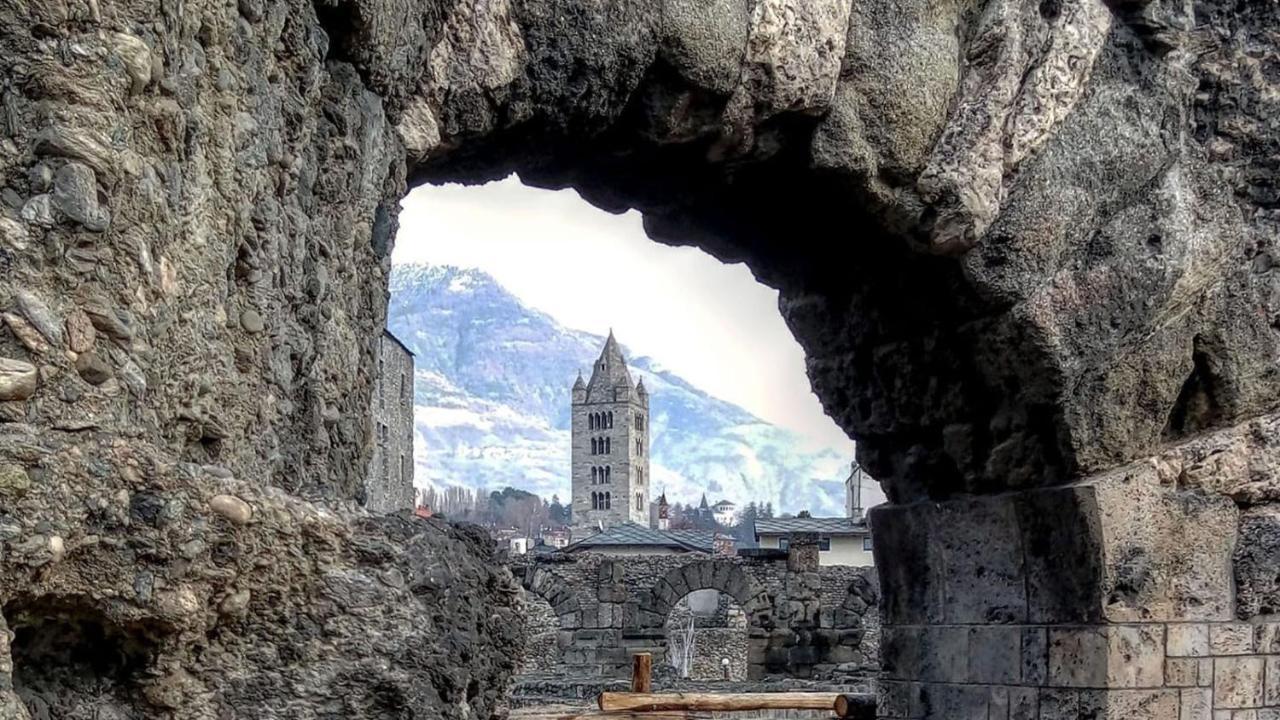 Le Joli Coin Du Passage Aosta Exterior foto